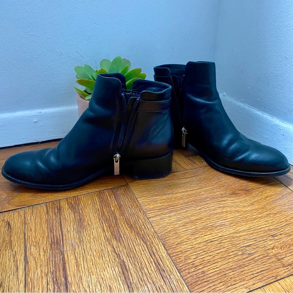 Aquatalia weather resistant balck booties - Picture 2 of 6
